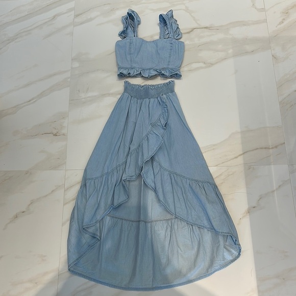 Girls Blue Ruffled set - Picture 2 of 5